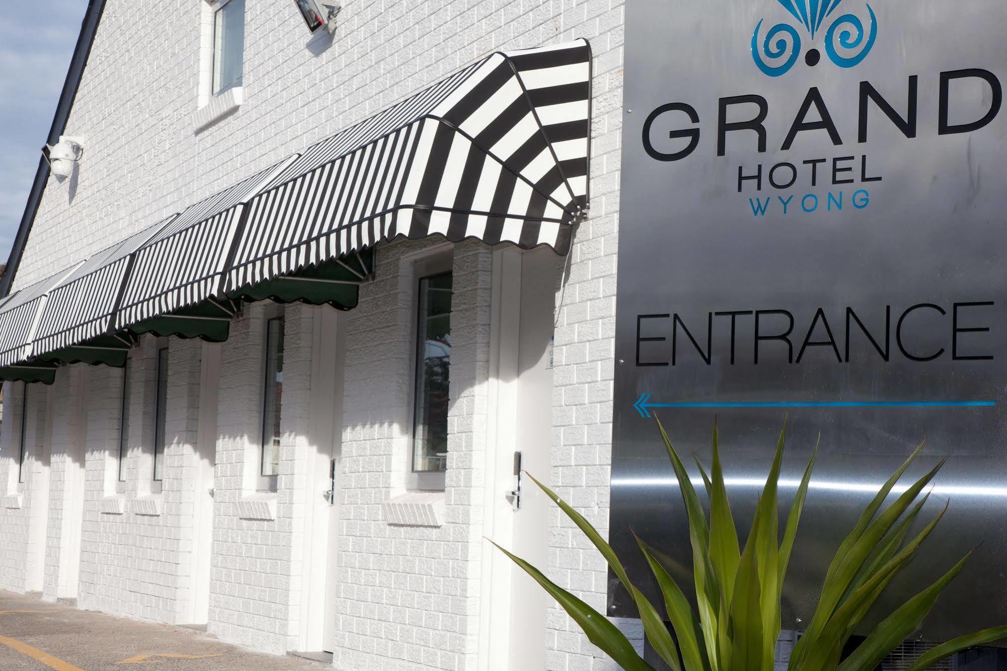 Grand Hotel And Studios Wyong Extérieur photo
